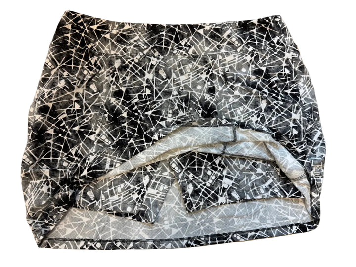 IBKUL Evie Pull-on Skort (18") - Black/White Abstract