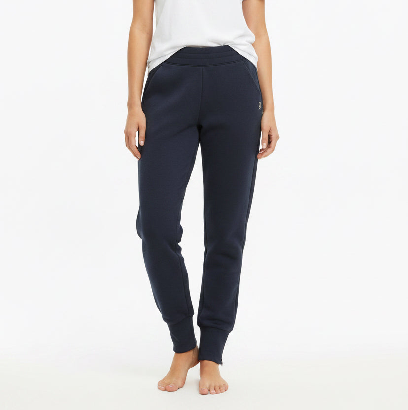 Rhone  DreamGlow™  Taper Leg Pant (28.5") - Navy - X-Small - Skorzie