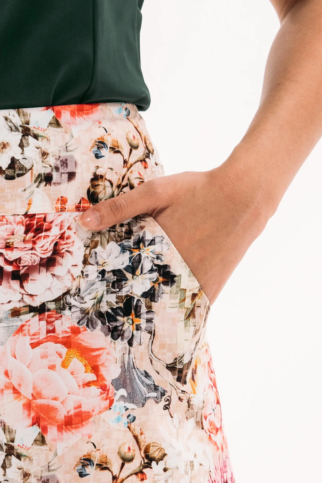 Foray Golf Core Pocket 15.5" Skirt - Mosaic Floral - Skorzie