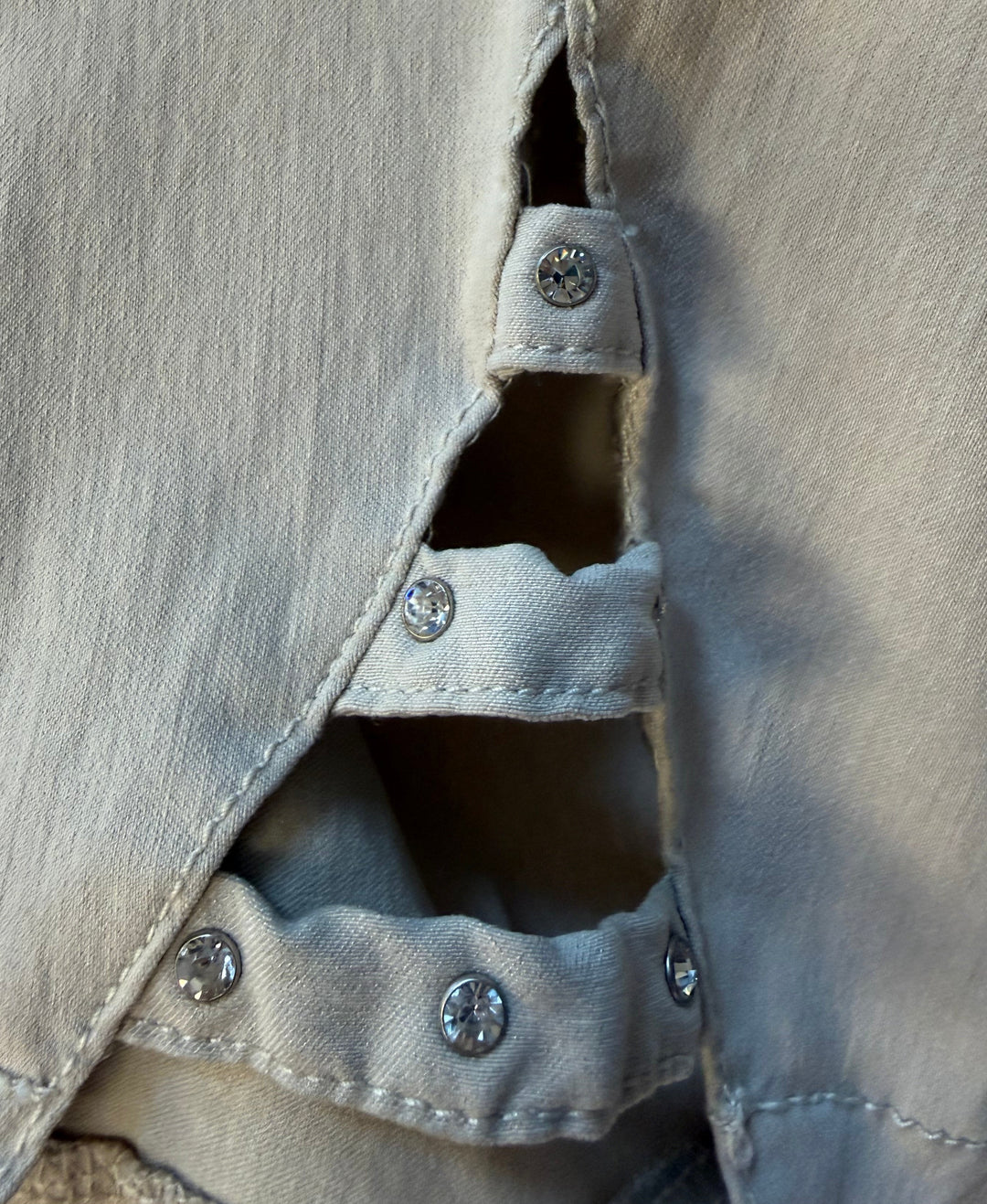 Lulu B Womens Pull On Bermuda With Bling Shorts - Pebble
