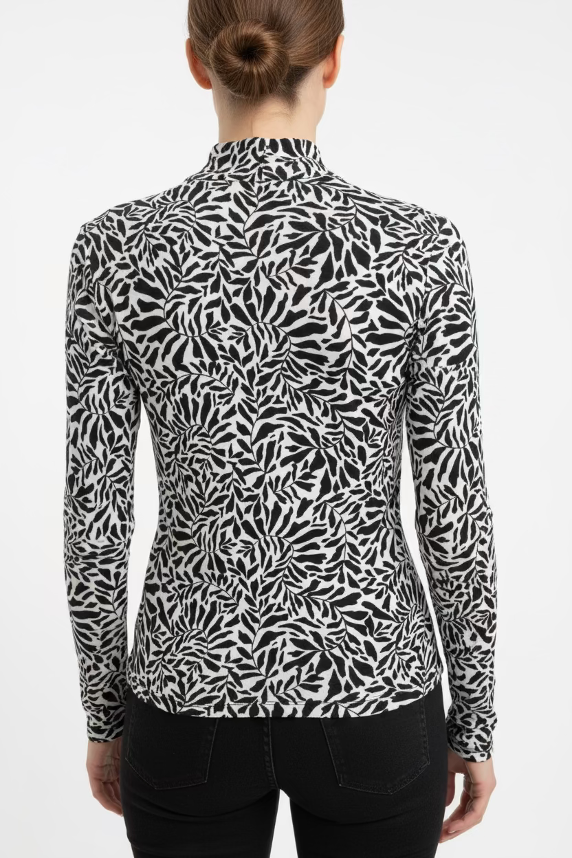 Kastel Womens Floral Crewneck Sweater - Black/White