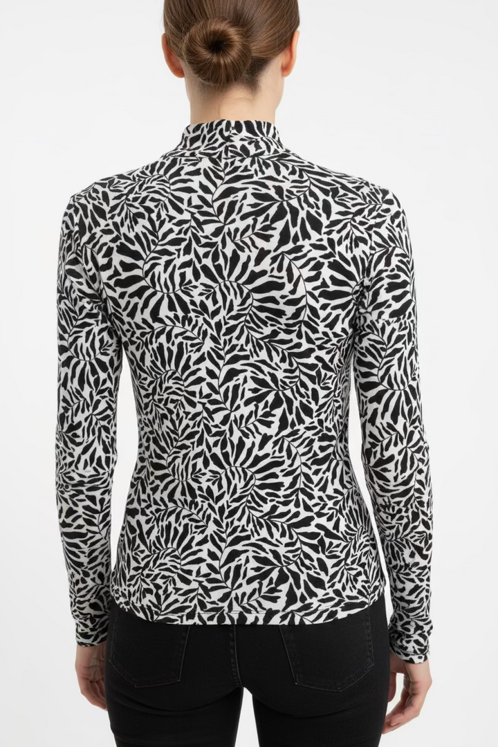 Kastel Womens Floral Crewneck Sweater - Black/White