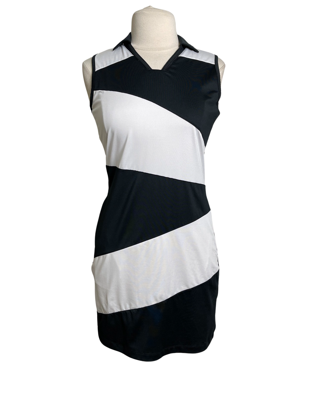 Tail Sleeveless Color Block Golf Dress - Black/White - Small - Skorzie