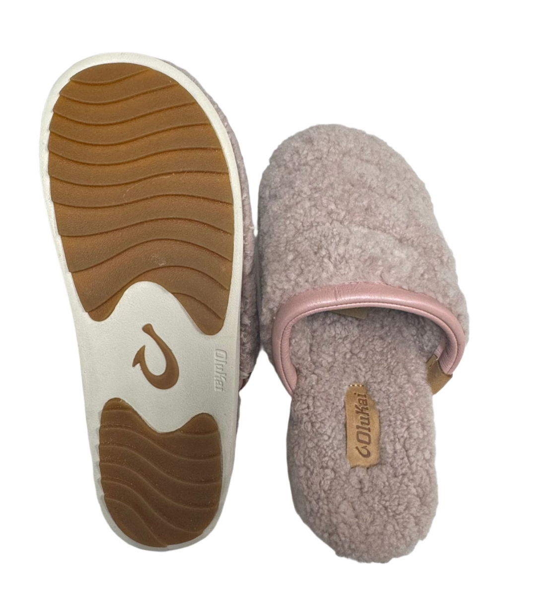 OluKai Ladies Pūpū Mua Slippers - Pink Sea Salt - Size 6 - Skorzie