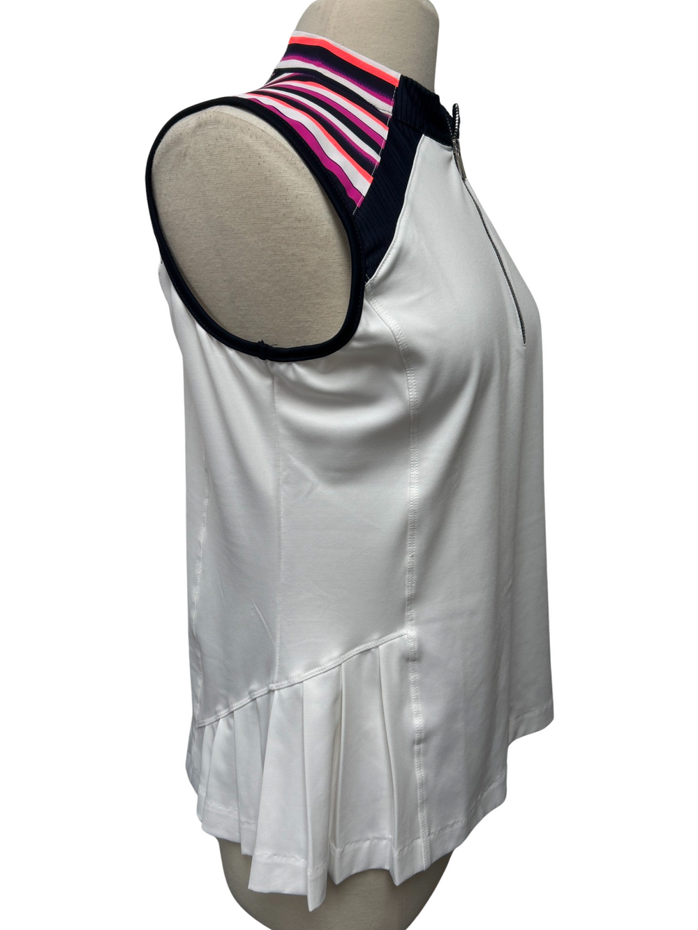 TAIL - Sleeveless White - Color Block Shoulders - Size L - Skorzie