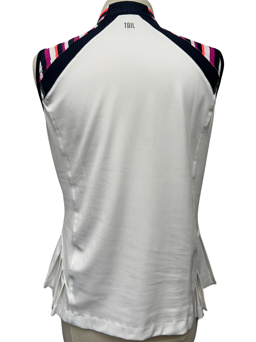 TAIL - Sleeveless White - Color Block Shoulders - Size L - Skorzie