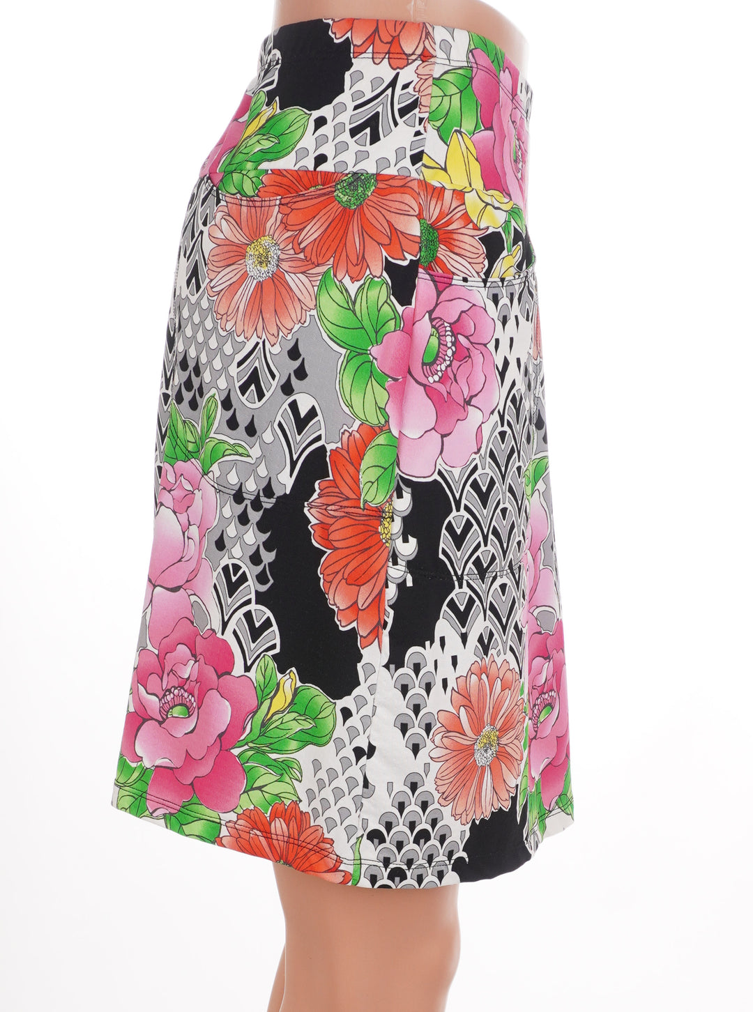 G Lifestyle Deco Daisy Skort - Black Multi - Size Small - Skorzie